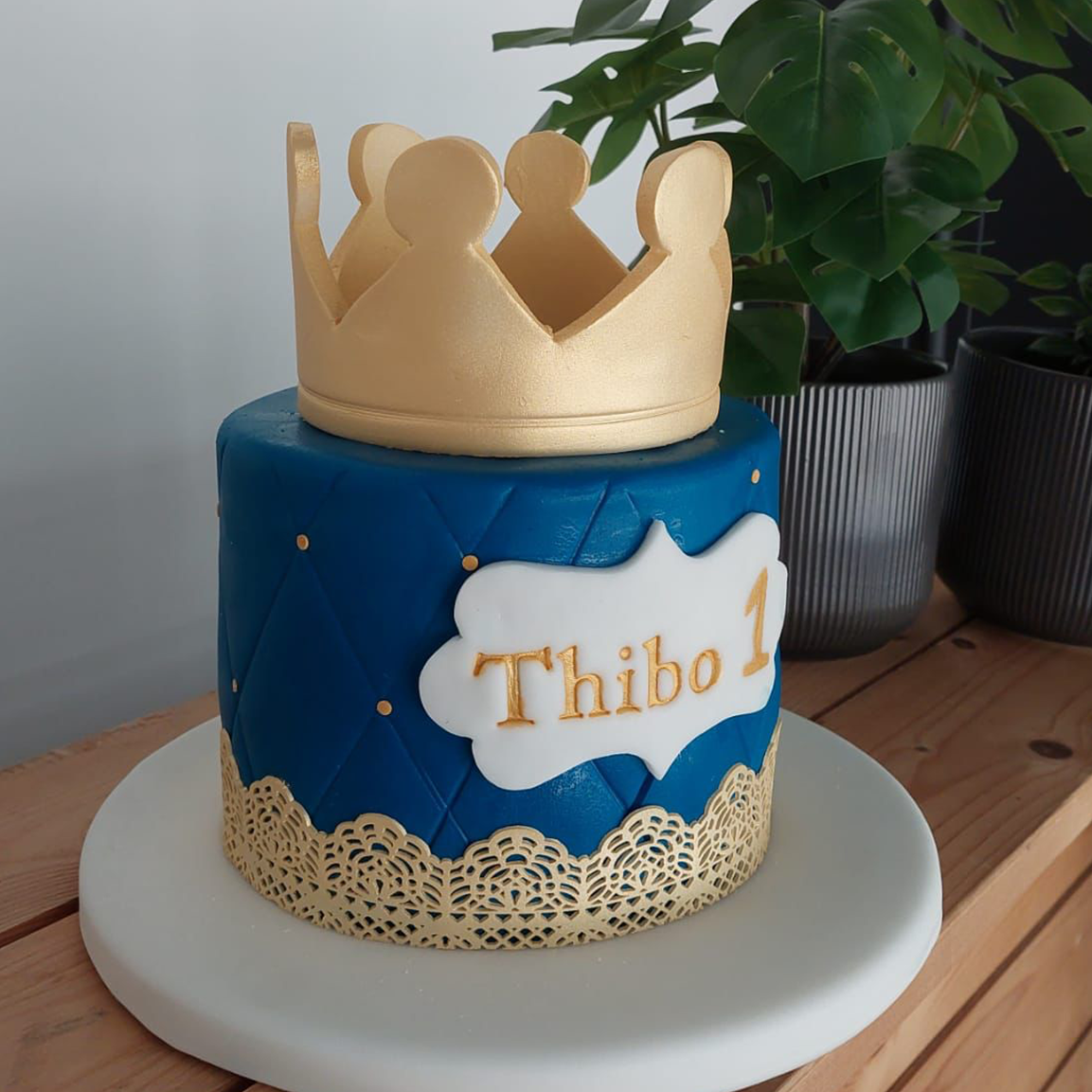 Maatwerk ijstaart afgewerkt met rolfondant